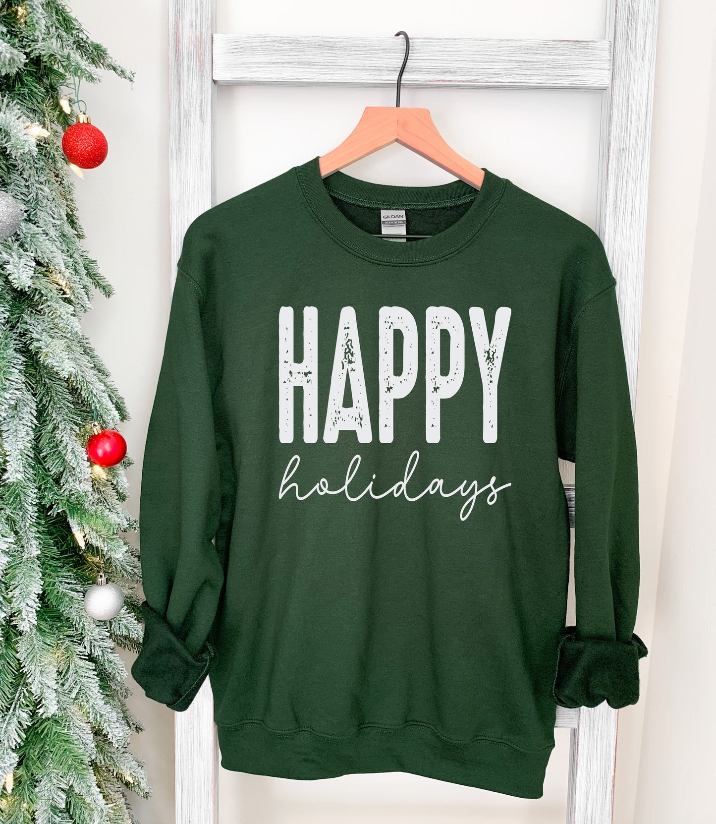 Happy Holidays Shirt – Minimal Christmas Tee – Festive Script Design – Holiday Season Gift Idea