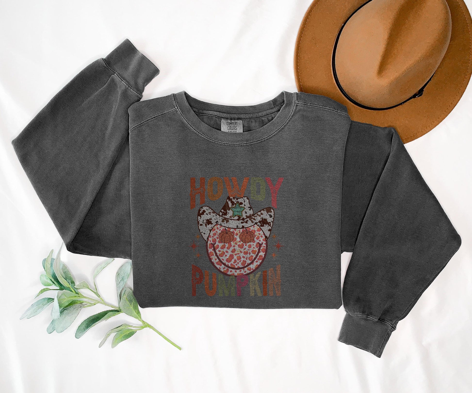 Howdy Pumpkin Shirt Western Fall Graphic Tee with Cowboy Hat Pumpkin